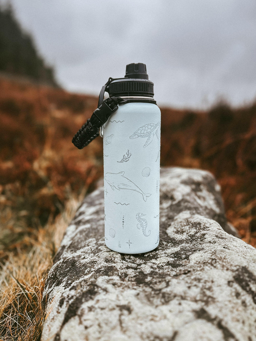 personalised 40oz water bottle with ocean design